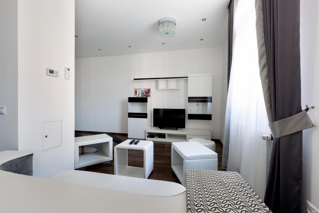 Budapest Central Square 2 Bedrooms Suite - Michaelides Voeroesmarty Square Residences 外观 照片